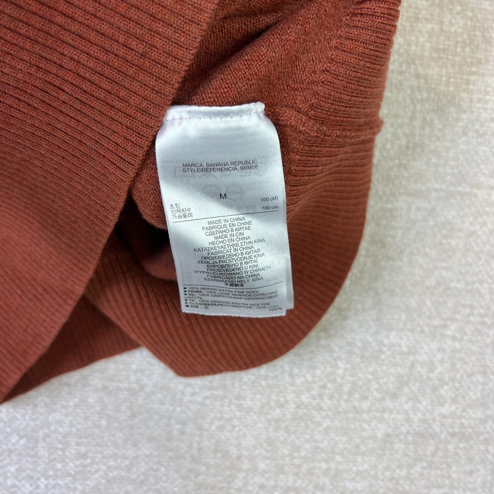 Banana Republic Extra Fine Merino Wool V-Neck Sweater Rust Orange Womens Medium - Picture 4 of 7